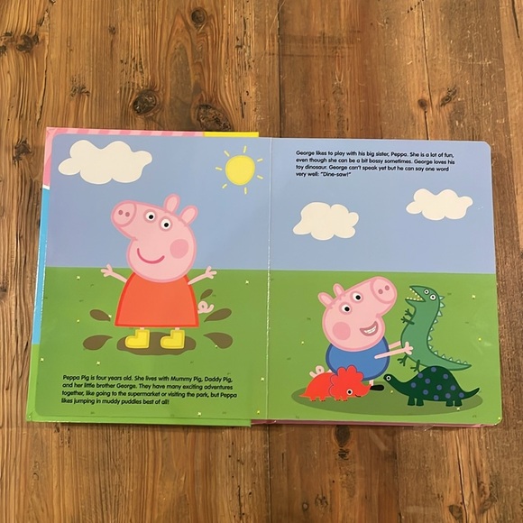 Peppa Pig storybook, figurines and play mat set - Picture 2 of 7